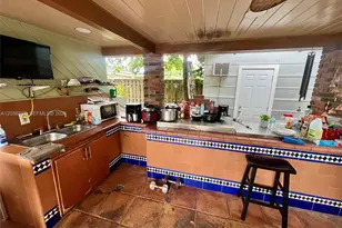 9601 SW 66th St, Miami, FL 33173 - Photo 57