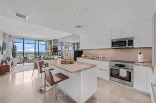88 SW 7th St, Miami, FL 33130 - Photo 3