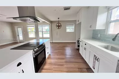 1031 Hollywood Blvd, Hollywood, FL 33019 - Photo 11