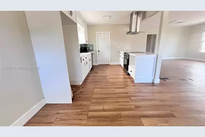 1031 Hollywood Blvd, Hollywood, FL 33019 - Photo 11