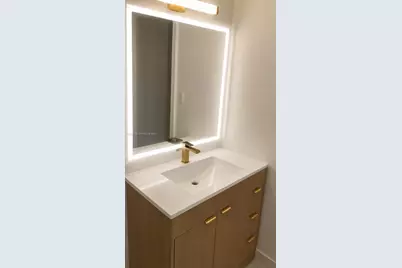 801 Brickell Bay Dr #364, Miami, FL 33131 - Photo 15