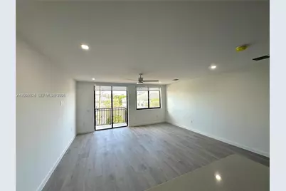 20 NE 19th Ave #213, Pompano Beach, FL 33060 - Photo 5