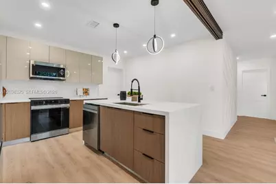 831 NE 128th St, North Miami, FL 33161 - Photo 9