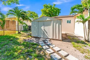 831 NE 128th St, North Miami, FL 33161 - Photo 43