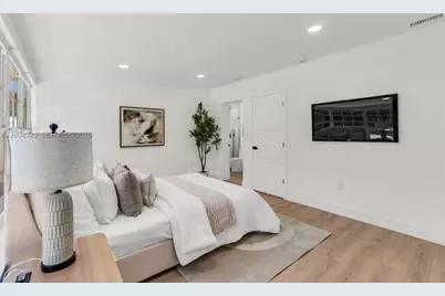 831 NE 128th St, North Miami, FL 33161 - Photo 29