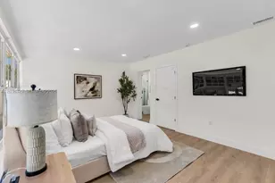 831 NE 128th St, North Miami, FL 33161 - Photo 29