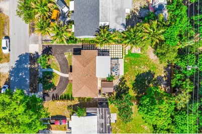 831 NE 128th St, North Miami, FL 33161 - Photo 47