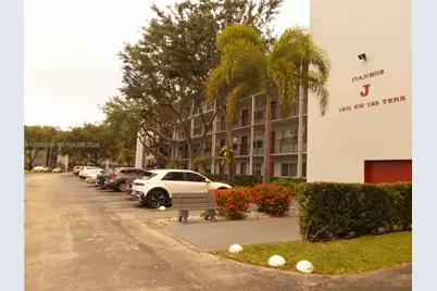 1301 SW 135th Ter #309J, Pembroke Pines, FL 33027 - Photo 3