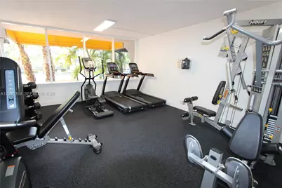 4550 NW 9th St #612E, Miami, FL 33126 - Photo 21