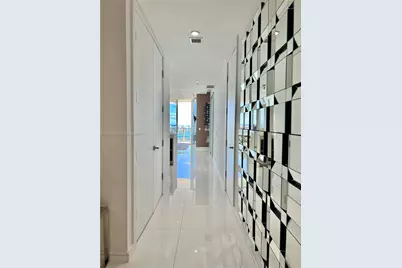 1100 Biscayne Blvd #4103, Miami, FL 33132 - Photo 11