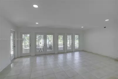 616 SW 11th Ct, Fort Lauderdale, FL 33315 - Photo 11