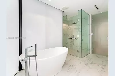 1000 Biscayne Blvd #2002, Miami, FL 33132 - Photo 29