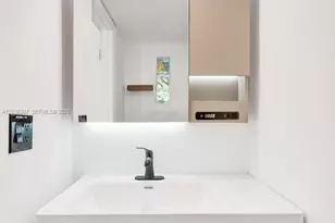 2129 NE 123rd St, North Miami, FL 33181 - Photo 7