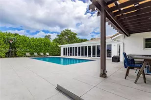 2021 NE 212th St, Miami, FL 33179 - Photo 41