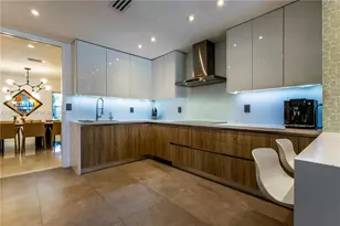 2021 NE 212th St, Miami, FL 33179 - Photo 13