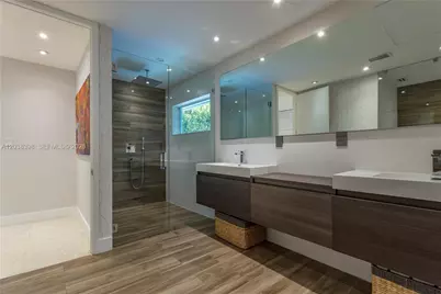 2021 NE 212th St, Miami, FL 33179 - Photo 21
