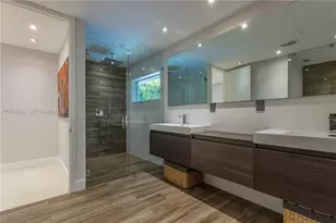 2021 NE 212th St, Miami, FL 33179 - Photo 21