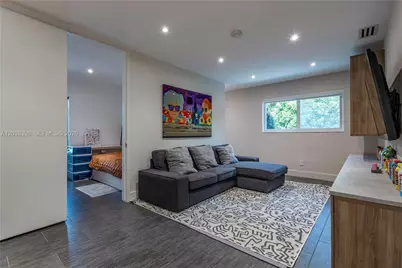 2021 NE 212th St, Miami, FL 33179 - Photo 25