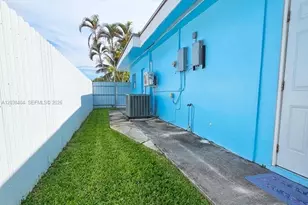 572 E 38th St, Hialeah, FL 33013 - Photo 23