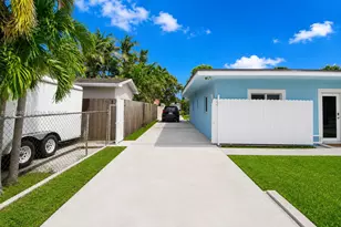 572 E 38th St, Hialeah, FL 33013 - Photo 5