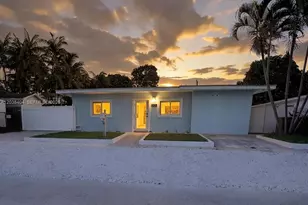 572 E 38th St, Hialeah, FL 33013 - Photo 1