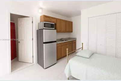 572 E 38th St, Hialeah, FL 33013 - Photo 21