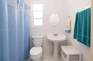 572 E 38th St, Hialeah, FL 33013 - Photo 15