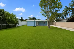 572 E 38th St, Hialeah, FL 33013 - Photo 27