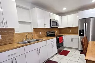 572 E 38th St, Hialeah, FL 33013 - Photo 13