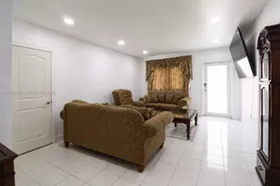 572 E 38th St, Hialeah, FL 33013 - Photo 7