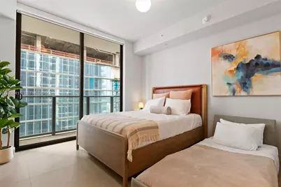 11 NE 6th St #2406, Miami, FL 33132 - Photo 9