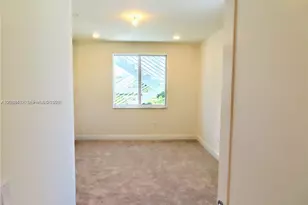 6401 NW 103rd Pl, Doral, FL 33178 - Photo 9