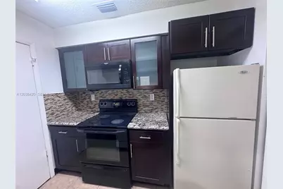 17425 NW 67th Pl #N-13, Hialeah, FL 33015 - Photo 29