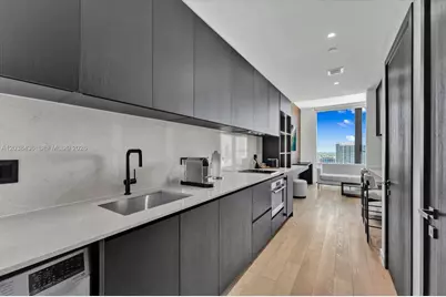 20 NE 11th St #3105, Miami, FL 33132 - Photo 7