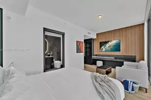 20 NE 11th St, Miami, FL 33132 - Photo 31
