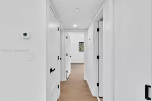 1924 NE 26th St, Wilton Manors, FL 33305 - Photo 19