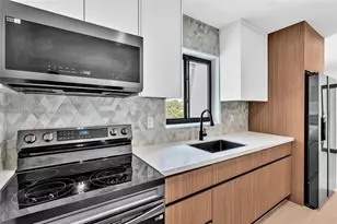 1924 NE 26th St, Wilton Manors, FL 33305 - Photo 9