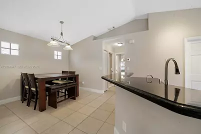 200 NW 75th Ter, Plantation, FL 33317 - Photo 3