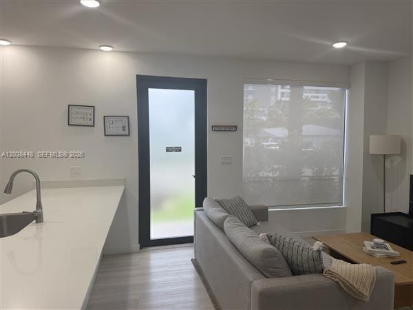 2201 Polk St #101 - 2201 Polk St #101, Hollywood, FL 33020 Luxury Property | Jose Angel Pina