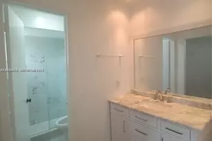 6533 NW 170th Ln, Hialeah, FL 33015 - Photo 9