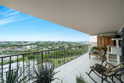 1800 NE 114th St #1811, Miami, FL 33181 - Photo 9