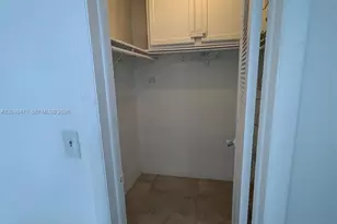 541 Blue Heron Dr, Hallandale Beach, FL 33009 - Photo 25