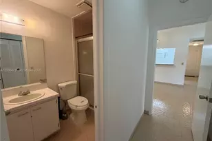 1540 NW 93rd Ave, Pembroke Pines, FL 33024 - Photo 23