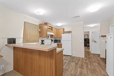 8709 SW 17th Ct, Davie, FL 33324 - Photo 7