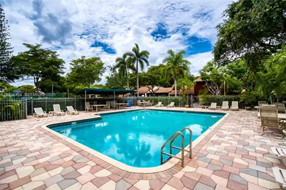3340 Oak Dr, Hollywood, FL 33021 - Photo 51