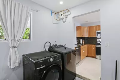 8211 NW 12th St, Pembroke Pines, FL 33024 - Photo 15