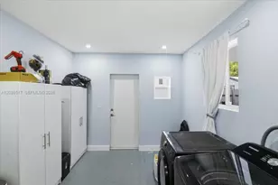 8211 NW 12th St, Pembroke Pines, FL 33024 - Photo 13