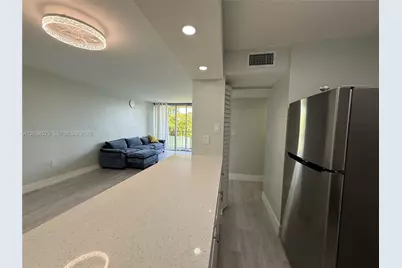 870 NW 87th Ave #401, Miami, FL 33172 - Photo 7