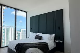 20 NE 11th St, Miami, FL 33132 - Photo 7