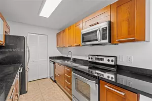 401 69th St, Miami Beach, FL 33141 - Photo 17